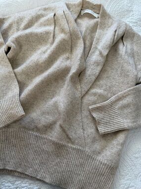 Astr The Label Cream Knit V-Neck Sweater